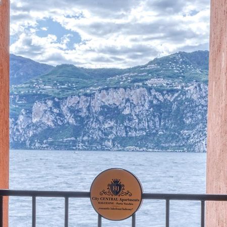 City Central Apartment Romantic Lakefront Balcony - Malcesine - Porto Vecchio 11 Exterior foto